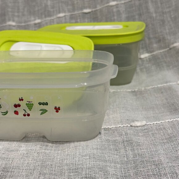 TupperWare FridgeSmart Small - Set of 2 bowls with Lids, Veggie Keepers - Picture 6 of 16